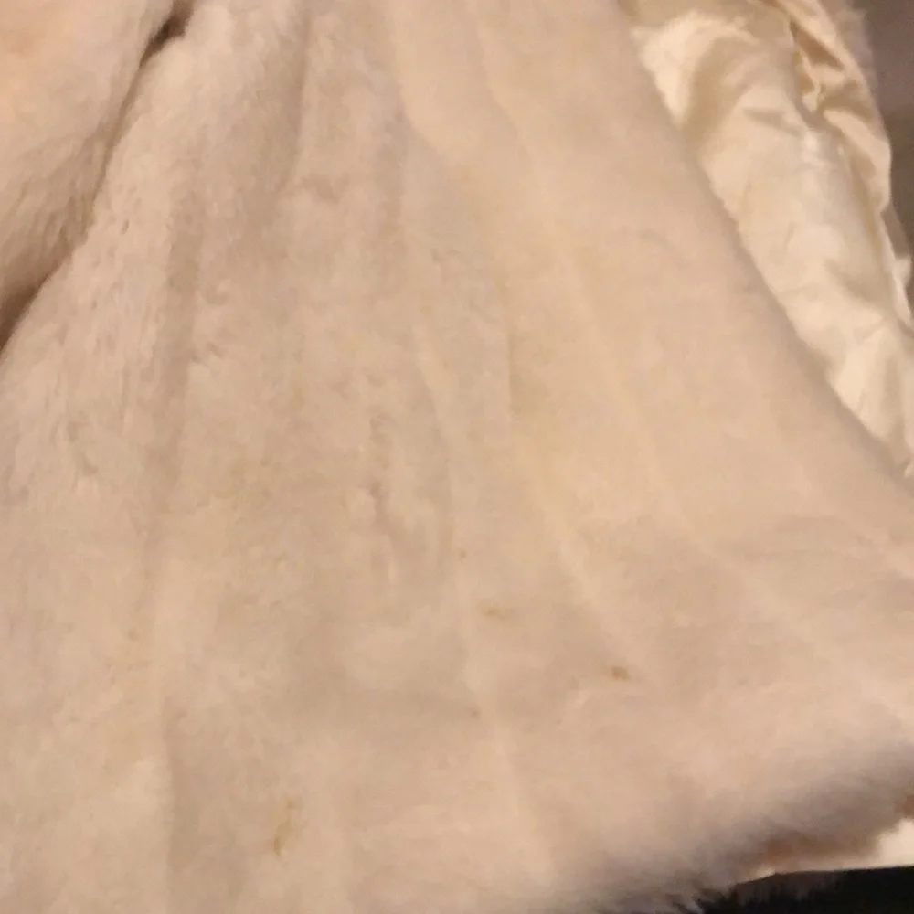 Vintage faux fur ribbed jacket. So glam on!! No rips in the lining - Picture 8 of 8